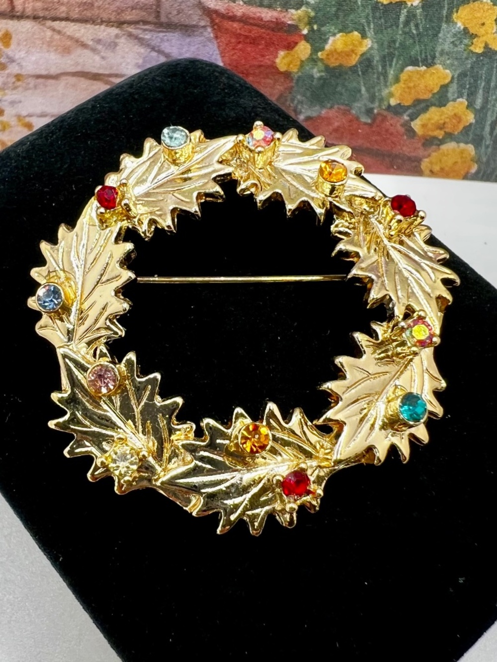 Dodds Leaf Wreath Brooch